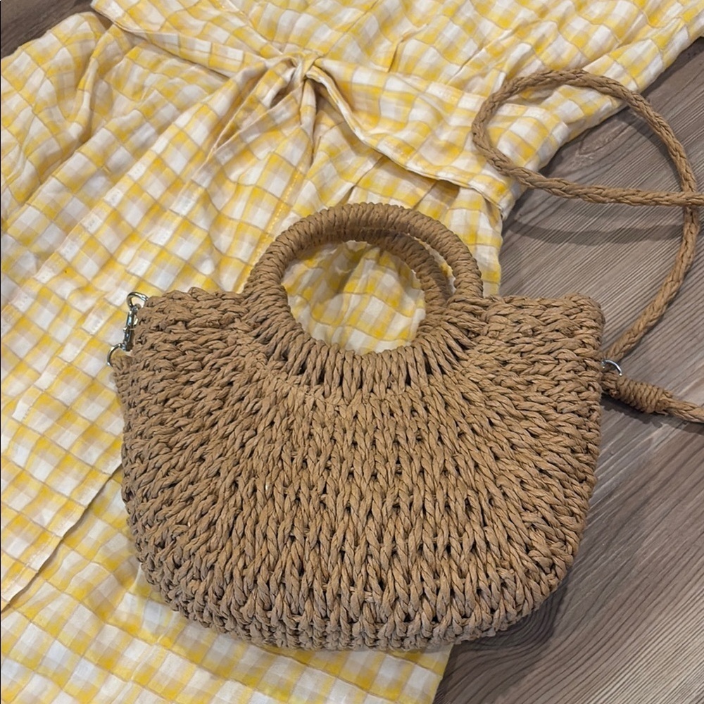 Elegant Tan Straw Woven Crossbody Bag - Picture 5 of 5